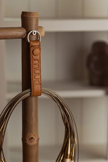 Odinis raktų pakabukas | Leather key hanger | Kожаная ключница | ādas atslēgu turētājs | Muud Dex Beautiful leather key hanger from muud